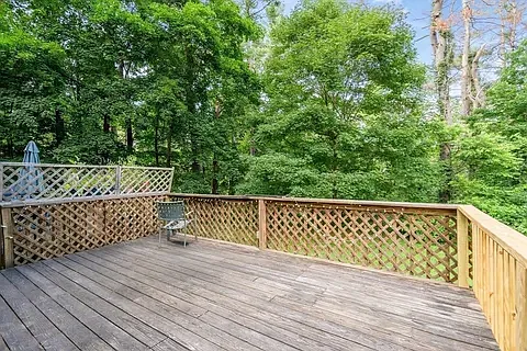 36 Maple Ave — Photo 9