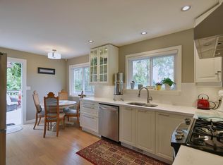 5513 Wakefield Rd, Sechelt, BC V7Z0N3