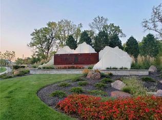 9419 Marion St, Lenexa, KS 66220