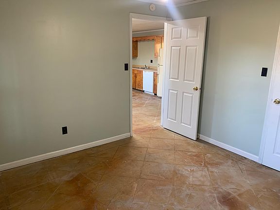 4th image of 6530 Greenfield Hwy