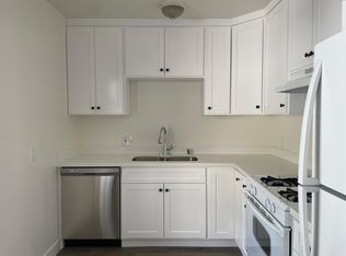 402 N Palm Dr APT 4, Beverly Hills, CA 90210