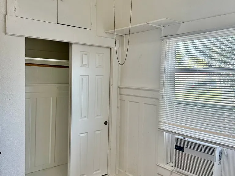 642 N Thorne Ave — Photo 11
