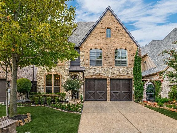 3rd image of 37 Glistening Pond Dr