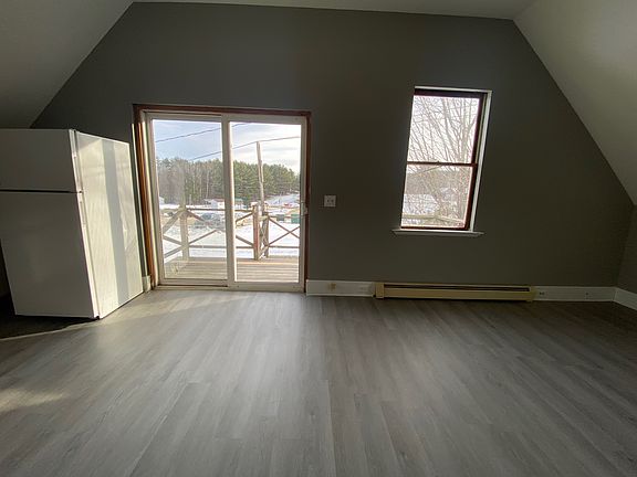 3rd image of 187 Main St #C