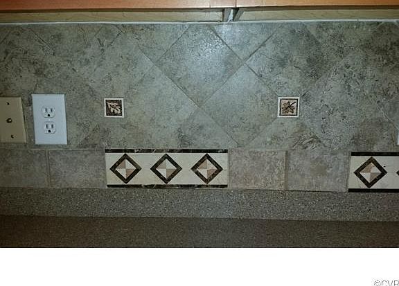 4th image of 916 Dominion Townes Ct #916