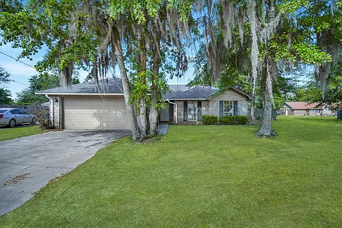 1501 Woodcrest Cir Photo 1