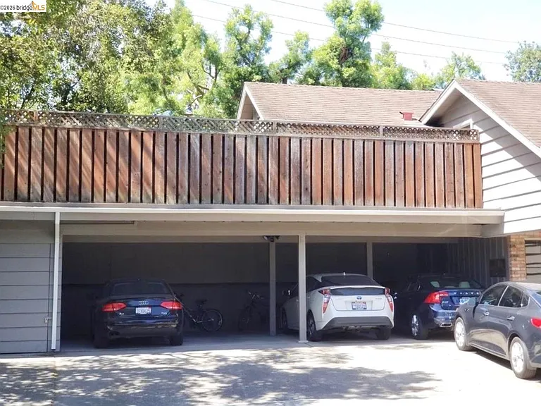21 Waverley Ct #3 — Photo 4
