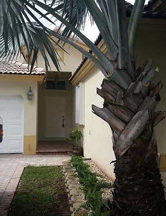 4th image of 11000 NW 73rd St