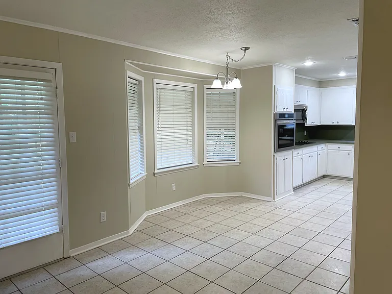 3507 Silverwood Dr — Photo 8