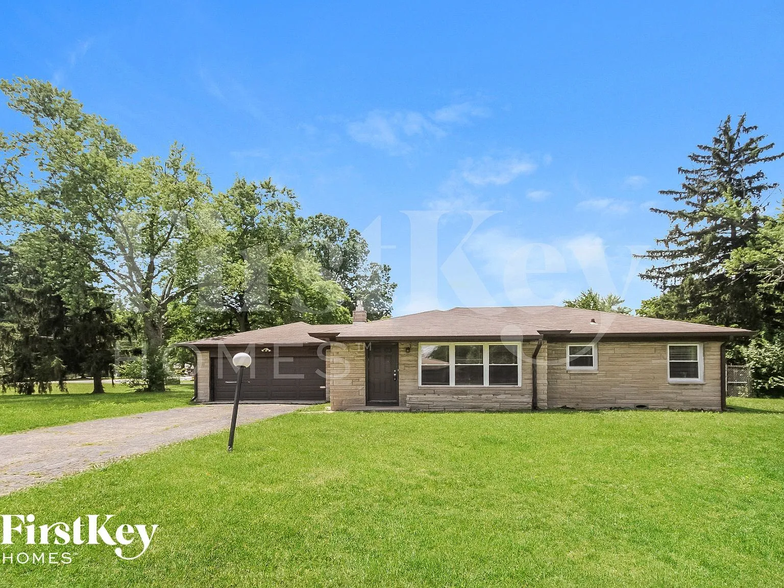 3 bed, 1.0 bath, 1116 sqft, $1,670 — Photo 1