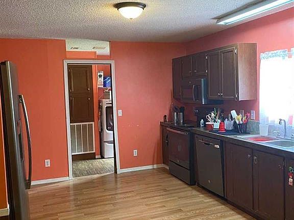 5th image of 118 Johns Pl #2