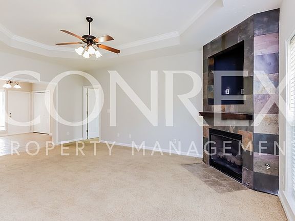 3rd image of 809 Dunvegan Dr