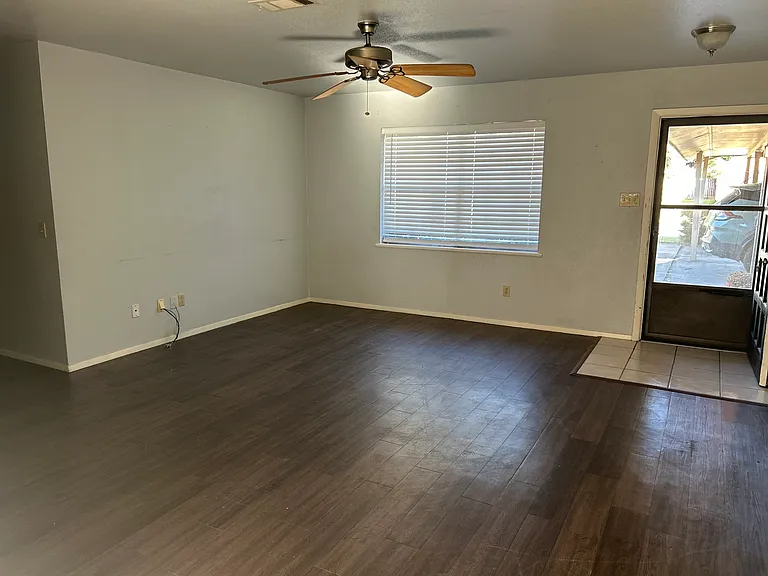 102 Gatewood Ln — Photo 8