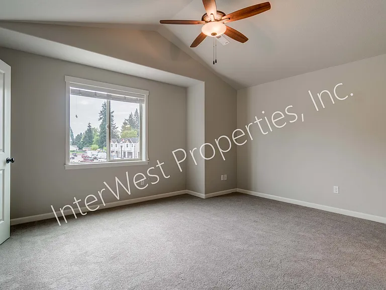 10404 NE 61st Cir — Photo 19