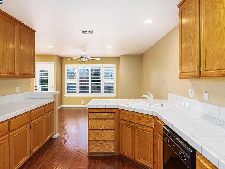 135 Coralflower Ln — Photo 22