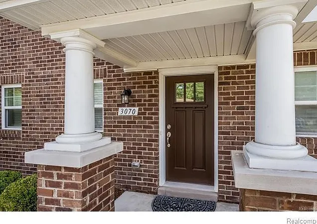 3070 Kilmer Dr — Photo 2