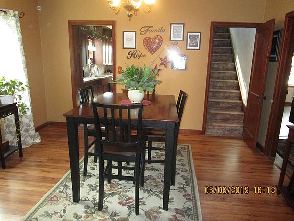 5th image of 414 N Oak Ave