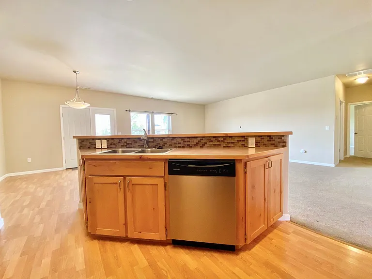 9002 Vialago Pkwy — Photo 8