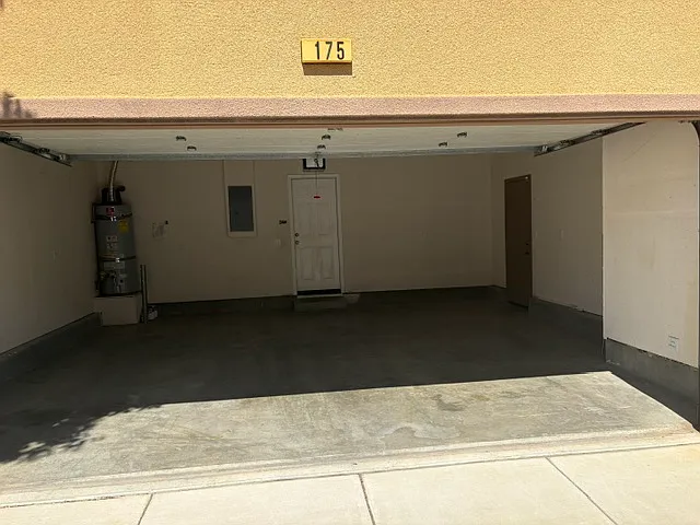 3 bed, 2.5 bath, 1673 sqft, $3,000 — Photo 3