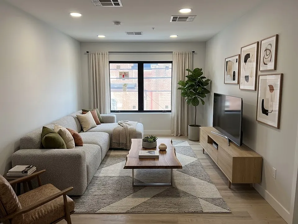 130 S 12th St #2C