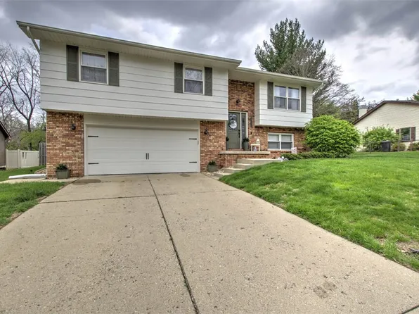 2926 N Primrose Ln, Decatur, IL 62526
