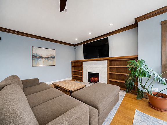 4th image of 1462 W Warner Ave APT 1