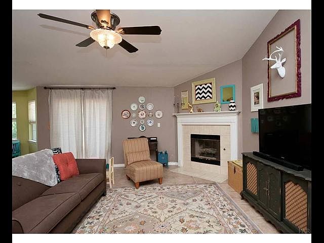 1st image of 821 Sterling Way