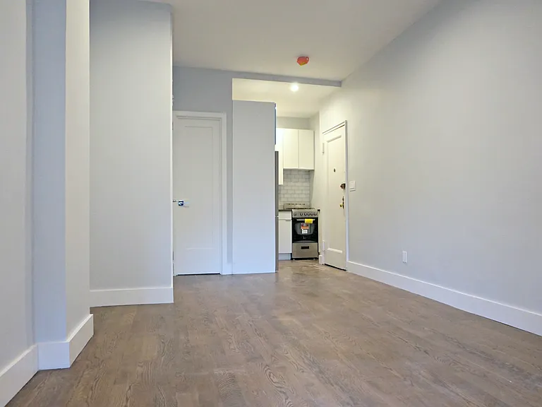 325 W 100th St #4B — Photo 4