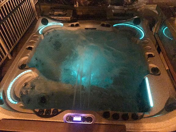 Jacuzzi Waterfall Night