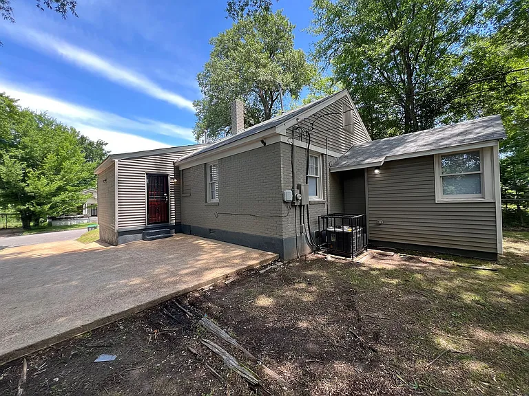 25 E McKellar Ave — Photo 3