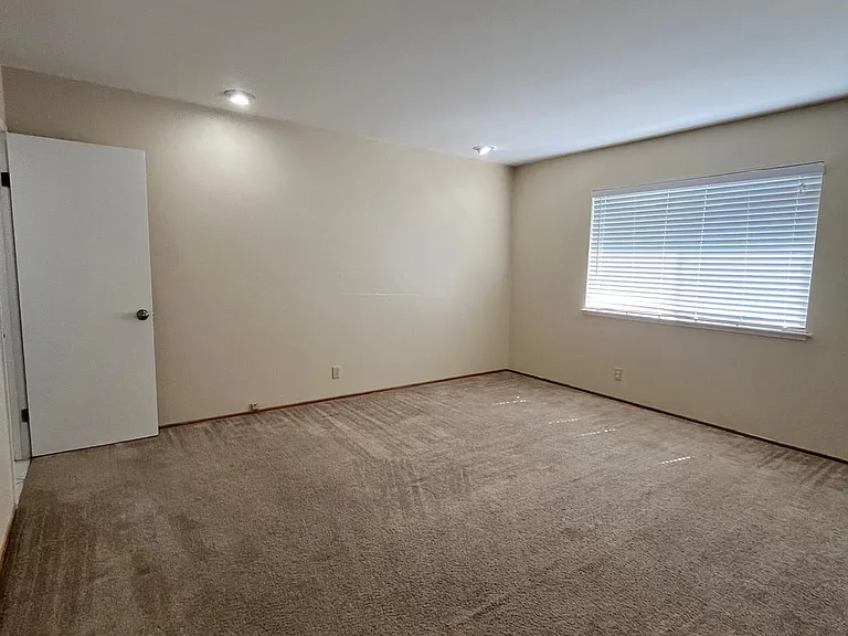 5495 Taft Dr — Photo 14