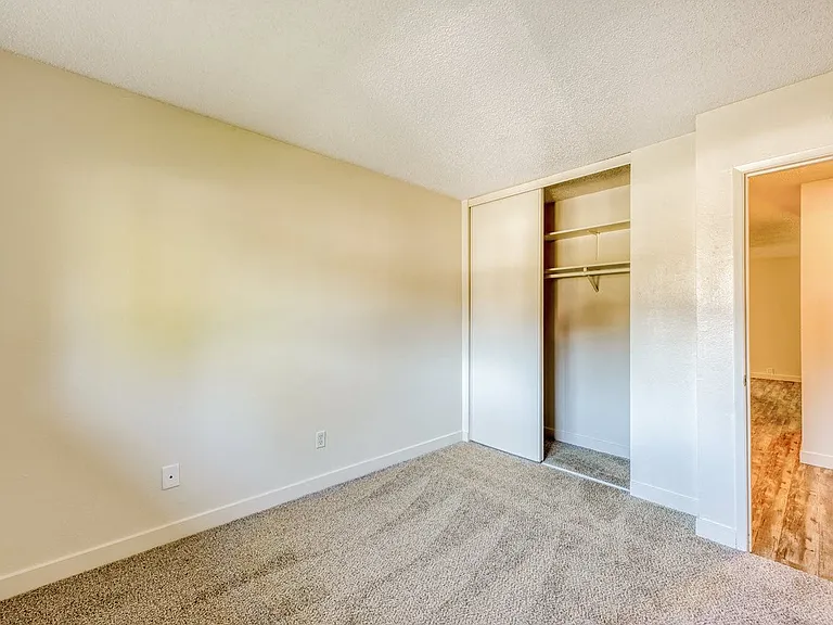 Michael Manor Apartments — Photo 14
