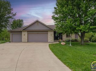 2136 NW 47th Ct, Topeka, KS 66618