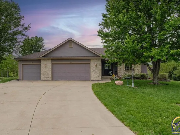 2136 NW 47th Ct, Topeka, KS 66618