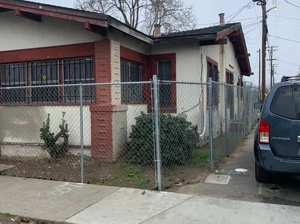 211 H St #A, Modesto, CA 95351