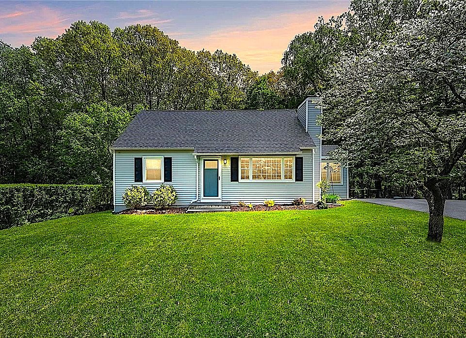 1st image of 203 Broadmoor Dr