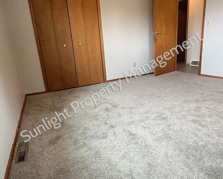 404 S 1st Ave — Photo 8