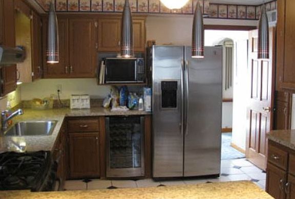 4th image of 8524 Ravenswood Cir