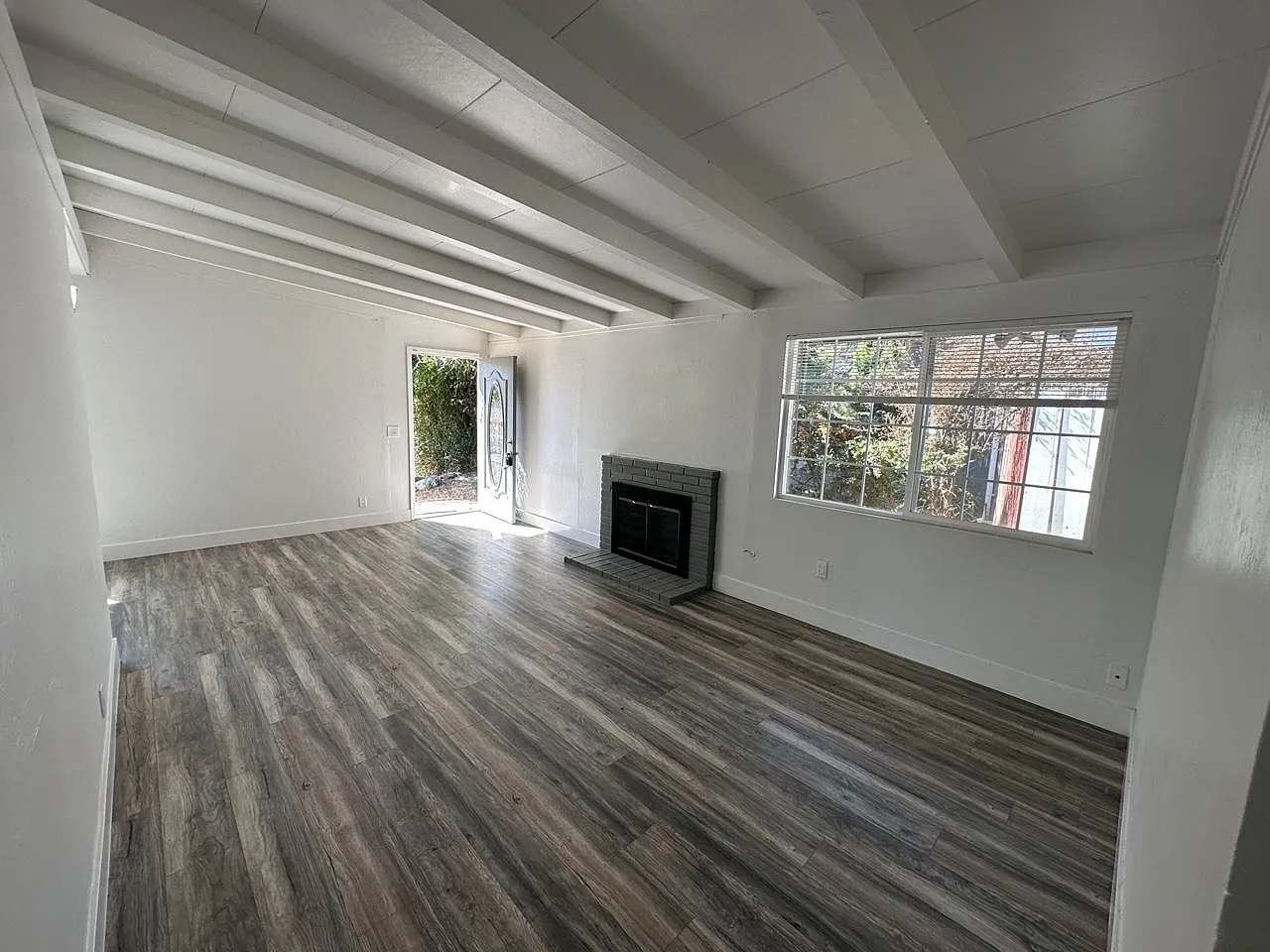 3 bed, 1149 sqft, $2,795 — Photo 2