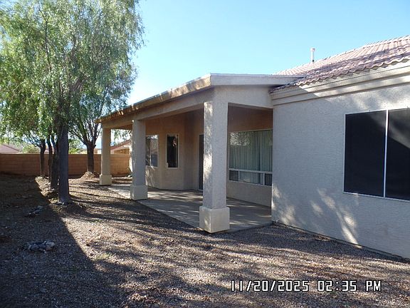4th image of 2668 Edgewater Drive