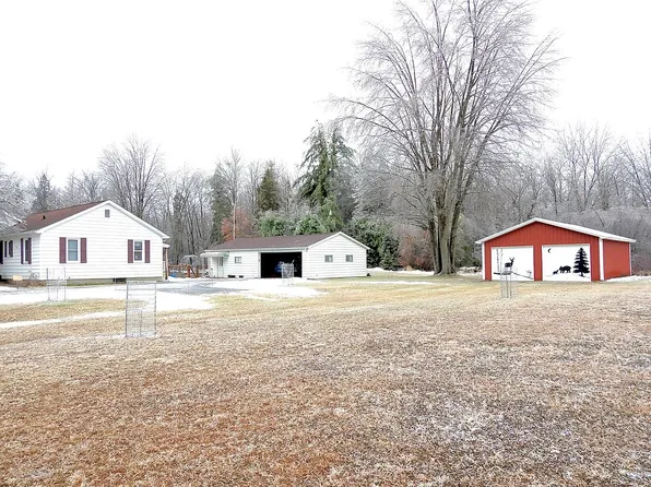 2919 N Castor Rd, Coleman, MI 48618