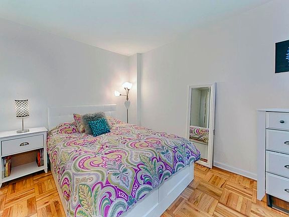 3rd image of 300 E 40th St APT 11A