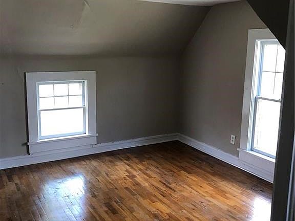 3rd image of 3517 Mitchell Ave