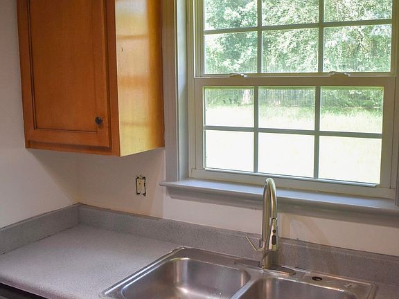 4th image of 18396 Peyton Ln