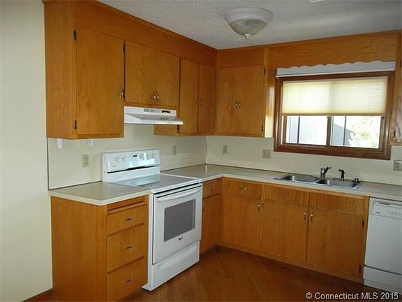 2nd image of 702 Summer Hill Dr