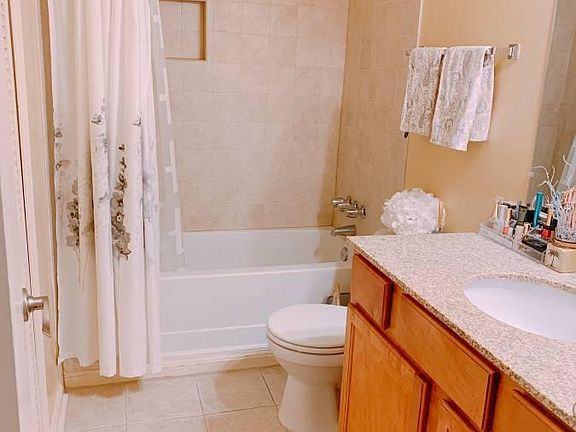 3rd image of 3176 Summit Square Dr APT C1