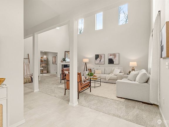 5th image of 4000 Campus Green Drive NE