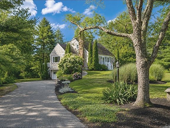 4th image of 96 Bay State Cir