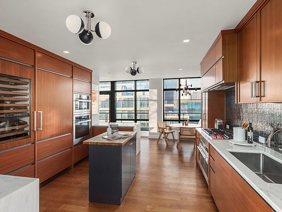 5th image of 150 Charles St