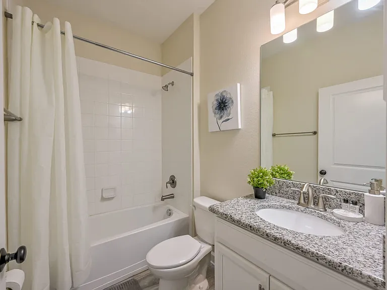 Kings Castle Cir — Photo 23